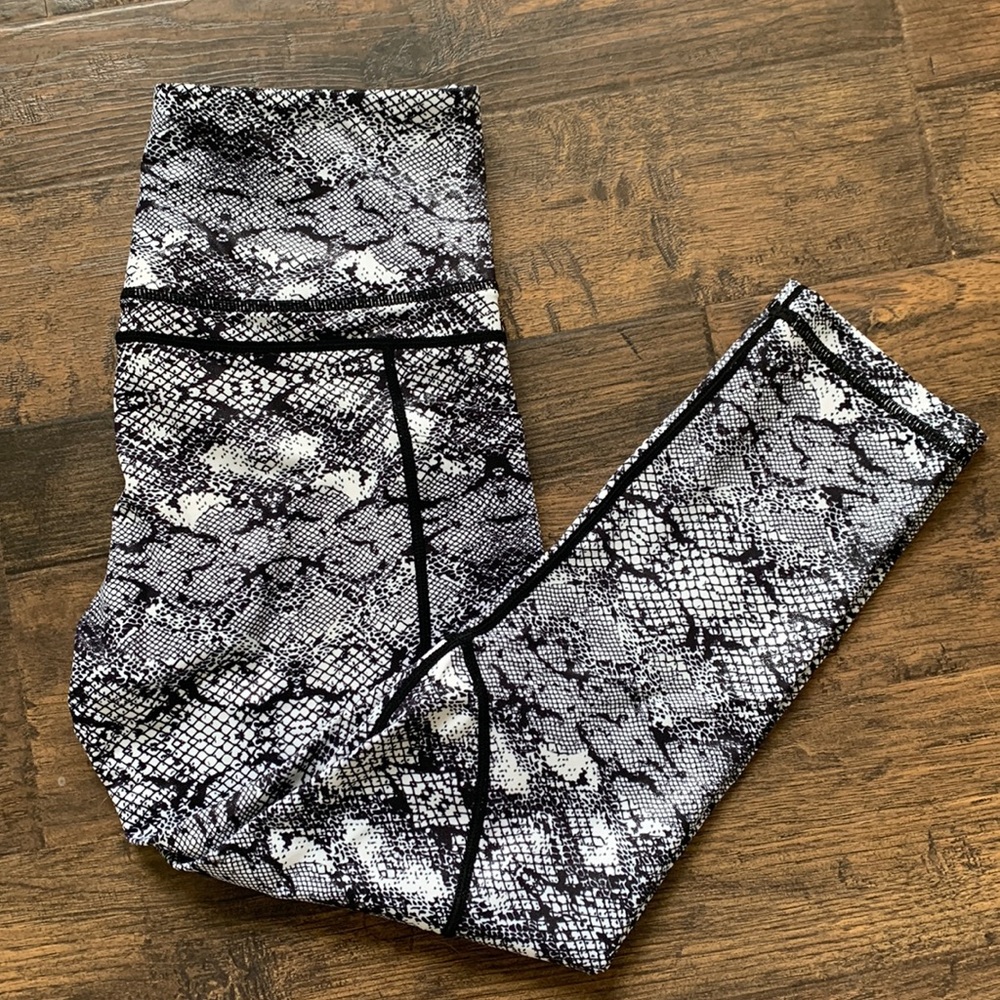 Zyia Metallic Snake Skin Light n Tight